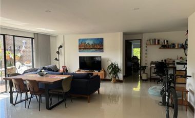 Venta de apartamento con terraza en el retiro