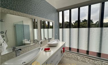 Casa para Renta Amoblada en Envigado sector las Palmas