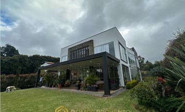 Casa para Renta Amoblada en Envigado sector las Palmas