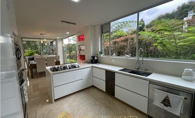 Casa para Renta Amoblada en Envigado sector las Palmas