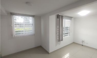 ALQUILO APARTAMENTO PRIMER PISO POBLADO CAMPESTRE