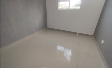 ALQUILO APARTAMENTO PRIMER PISO POBLADO CAMPESTRE