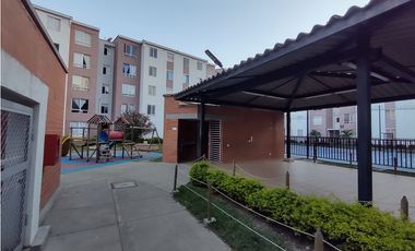 ALQUILO APARTAMENTO PRIMER PISO POBLADO CAMPESTRE