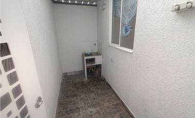 ALQUILO APARTAMENTO PRIMER PISO POBLADO CAMPESTRE
