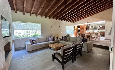 Exclusiva Residencia en Avándaro: Naturaleza, Lujo y Ubicación Estratégica