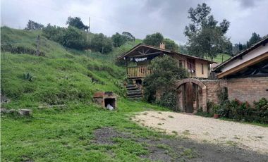 SE ARRIENDA PROPIEDAD COMERCIAL ESQUINERO SOBRE VIA PRINCIPAL