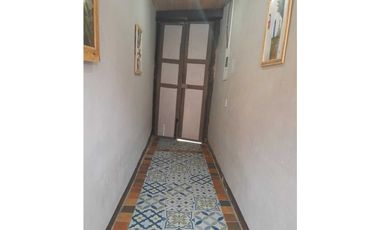 SE ARRIENDA PROPIEDAD COMERCIAL ESQUINERO SOBRE VIA PRINCIPAL