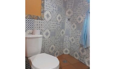 SE ARRIENDA PROPIEDAD COMERCIAL ESQUINERO SOBRE VIA PRINCIPAL