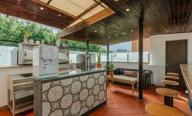 Hotel , (hostal) en Medellín , el Poblado,  en venta .