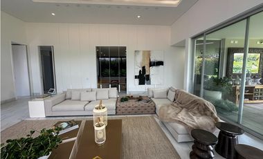 Casa para la Venta Amoblada en Llanogrande