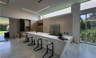 Casa para la Venta Amoblada en Llanogrande