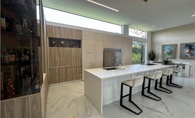 Casa para la Venta Amoblada en Llanogrande