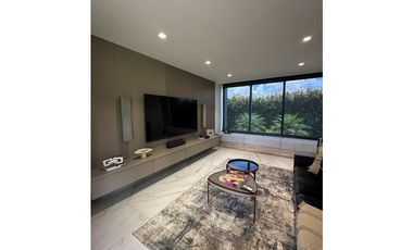 Casa para la Venta Amoblada en Llanogrande