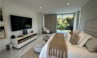 Casa para la Venta Amoblada en Llanogrande