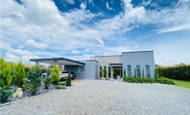 Casa para la Venta Amoblada en Llanogrande