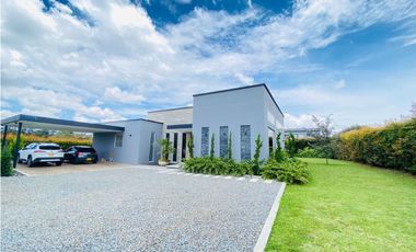 Casa para la Venta Amoblada en Llanogrande