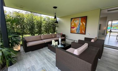 Casa para la Venta Amoblada en Llanogrande