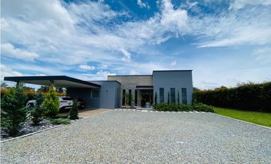 Casa para la Venta Amoblada en Llanogrande