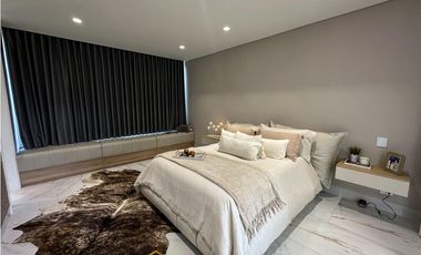 Casa para la Venta Amoblada en Llanogrande