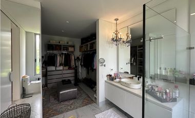 Casa para la Venta Amoblada en Llanogrande