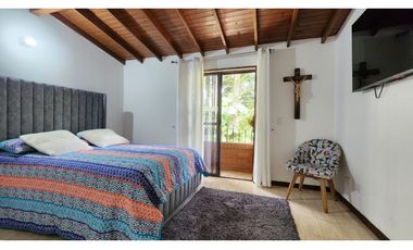 Venta de casa independiente en Sabaneta