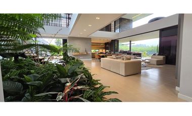 Vendo majestuosa Casa Campestre en Llanogrande