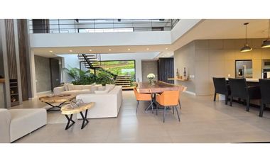 Vendo majestuosa Casa Campestre en Llanogrande