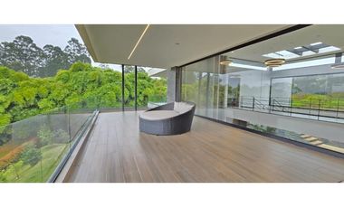 Vendo majestuosa Casa Campestre en Llanogrande