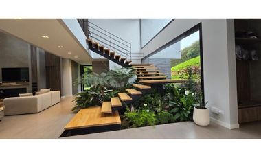 Vendo majestuosa Casa Campestre en Llanogrande