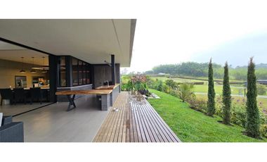 Vendo majestuosa Casa Campestre en Llanogrande