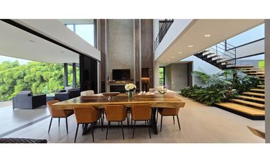 Vendo majestuosa Casa Campestre en Llanogrande