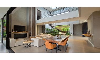 Vendo majestuosa Casa Campestre en Llanogrande