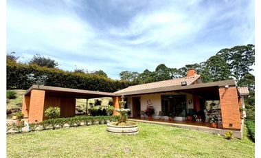Vendo casa Campestre estilo Español en el Carmen de Viboral