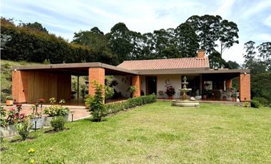 Vendo casa Campestre estilo Español en el Carmen de Viboral