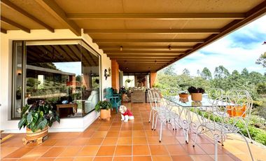 Vendo casa Campestre estilo Español en el Carmen de Viboral