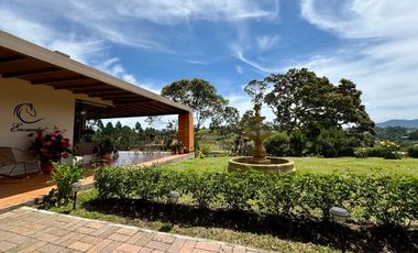 Vendo casa Campestre estilo Español en el Carmen de Viboral