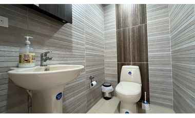 VENTA DE HERMOSA CASA REMODELADA BARRIO CORALES PEREIRA