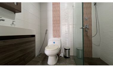 VENTA DE HERMOSA CASA REMODELADA BARRIO CORALES PEREIRA