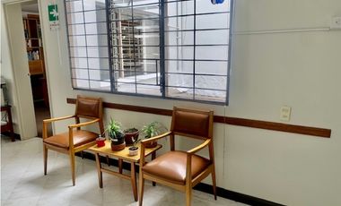 Oficina en venta en Medellín sector Laureles
