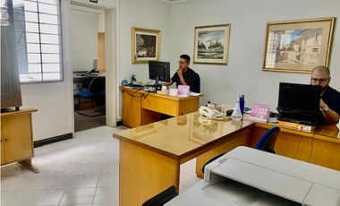 Oficina en venta en Medellín sector Laureles