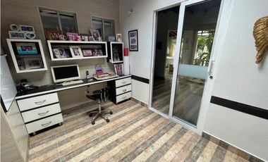 VENTA DE AMPLIA CASA EN ITAGUI - SECTOR SURAMERICA