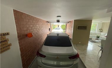 VENTA DE AMPLIA CASA EN ITAGUI - SECTOR SURAMERICA