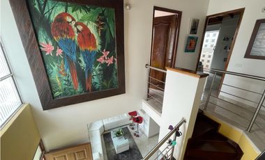 VENTA DE AMPLIA CASA EN ITAGUI - SECTOR SURAMERICA
