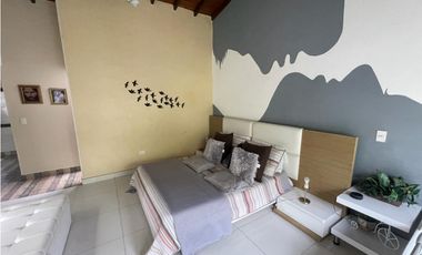 VENTA DE AMPLIA CASA EN ITAGUI - SECTOR SURAMERICA