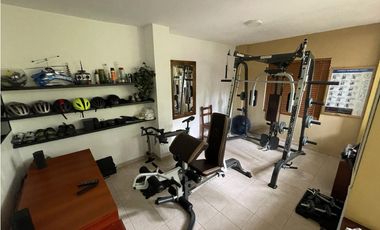 VENTA DE AMPLIA CASA EN ITAGUI - SECTOR SURAMERICA