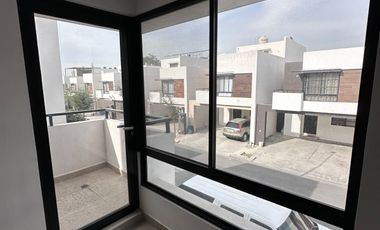 CASA EN RENTA ALTABRISA PREMIER APODACA