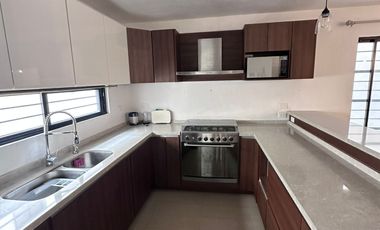 CASA EN RENTA ALTABRISA PREMIER APODACA