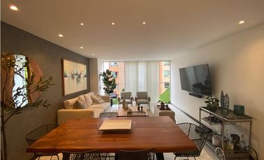 Apartamento en venta en Laureles sector Santa Teresita