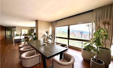 Vendo exclusivo y lujoso apartamento en La cola del Zorro el Poblado