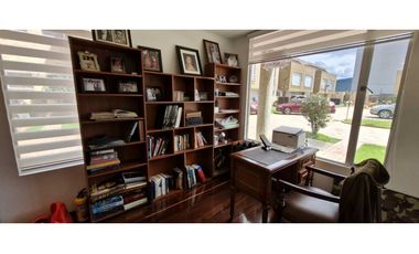 Hermosa casa esquinera para venta en Chía